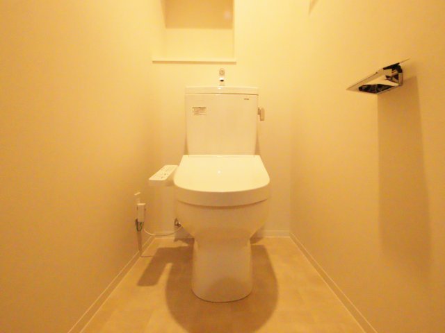 トイレ　※３階の参考写真です※