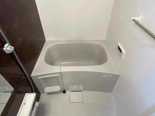 バス・シャワールーム　ご家族や長時間入浴に便利な追い炊き機能付きです♪日々の疲れを