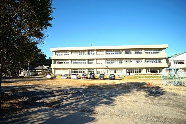 小学校　三重小（小学校）まで800m