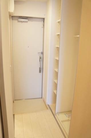 玄関　リブリ・フレスコの玄関