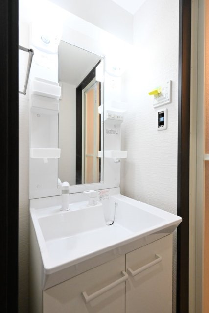 洗面設備　コンパクトで使いやすい洗面所