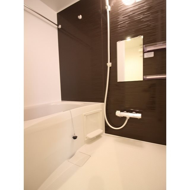 バス・シャワールーム　オシャレな浴室です。