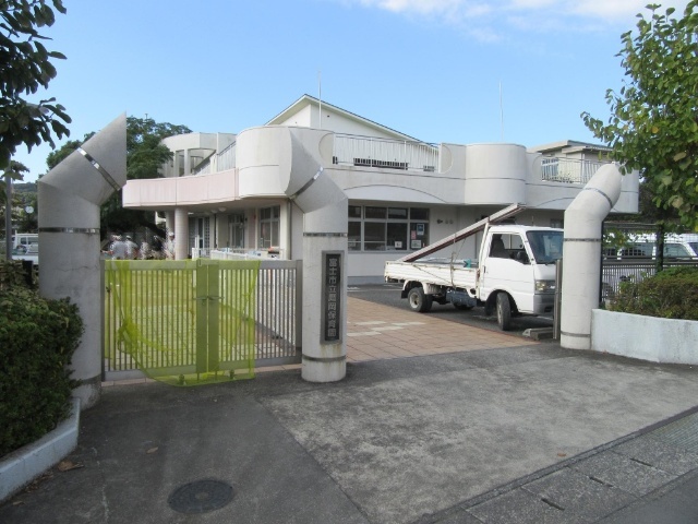 幼稚園・保育園　鷹岡保育園（幼稚園・保育園）まで490m