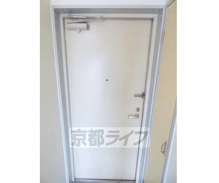 その他設備　しっかりとしたドア。