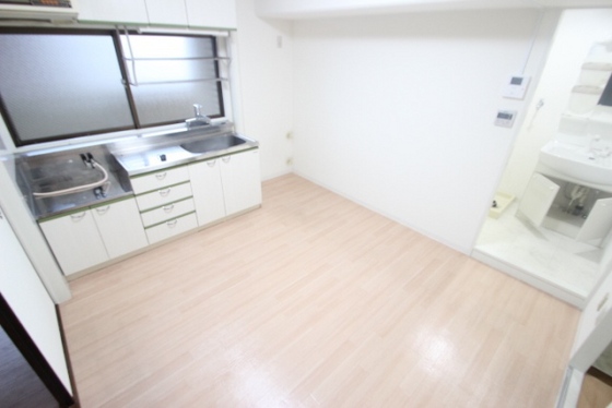 居室・リビング　※別号室の写真です