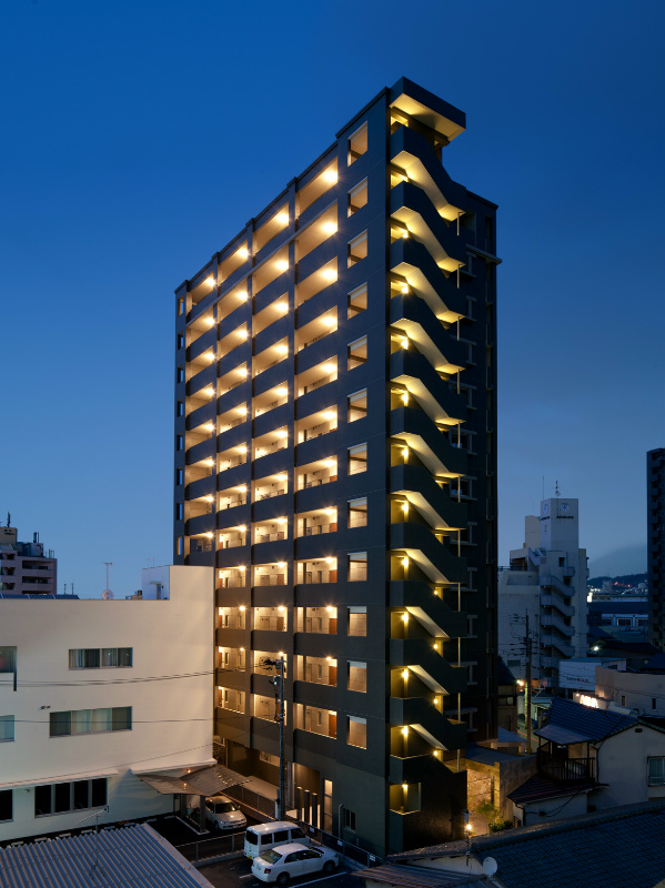 建物外観　大通りより1本入っているため閑静です。