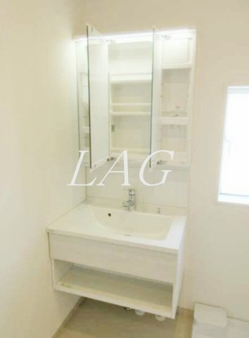 洗面設備　独立洗面台です。