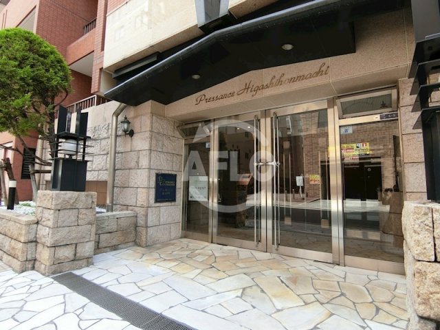 エントランス　プレサンス東本町　エントランス