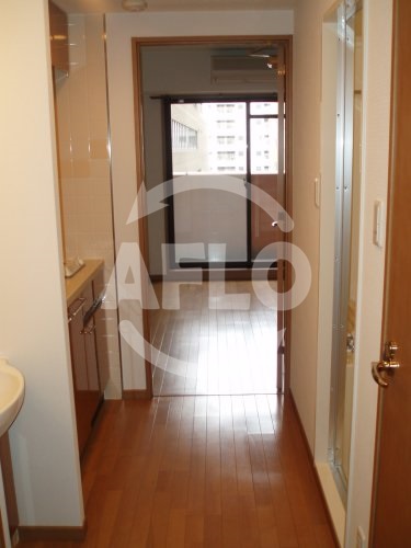 その他　プレサンス東本町　玄関