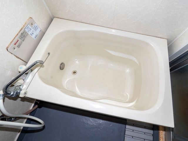 バス・シャワールーム　落ち着いた空間のお風呂です