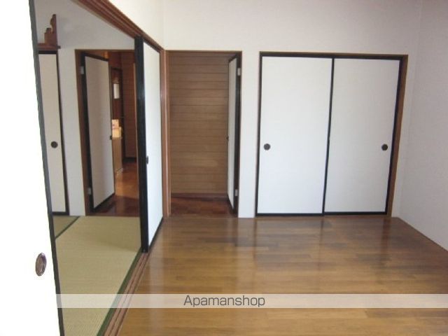 一戸建ての居間写真