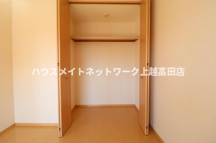 収納　クローゼット（参考同型206号室室内写真）