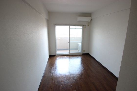 居室・リビング　※別部屋の写真です