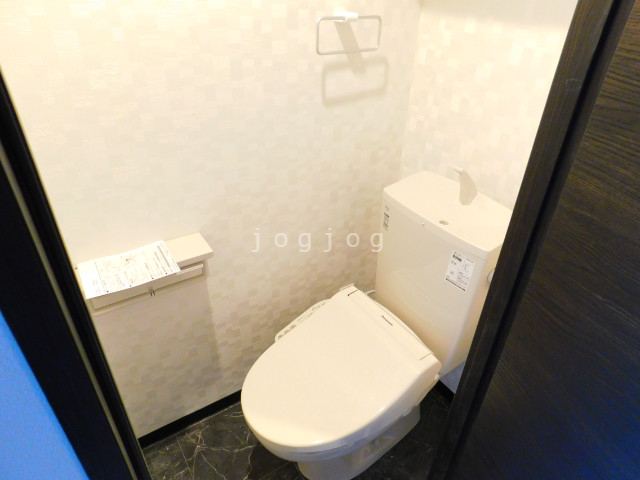 トイレ　温水洗浄便座完備