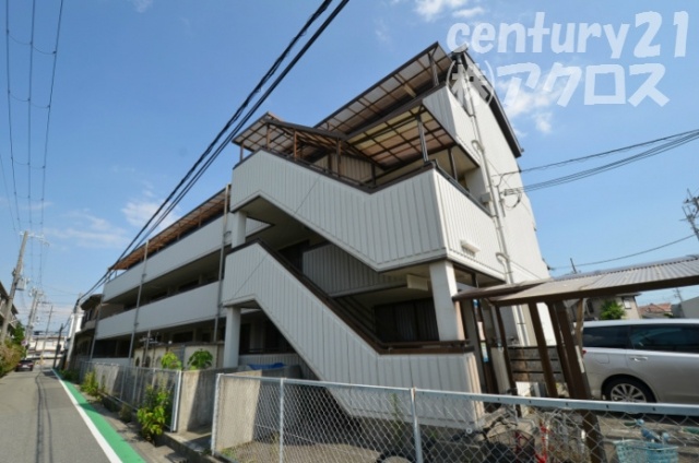 建物外観　敷地内に駐輪場があります♪