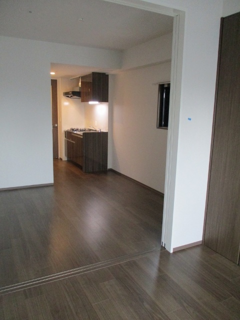 居室・リビング　反転タイプです。