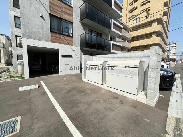 駐車場　駐車場