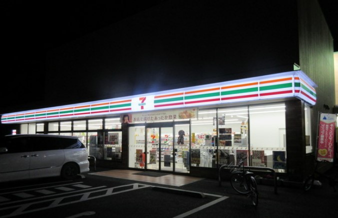 コンビニ　セブンイレブン 足立舎人5丁目尾久橋通り店（コンビニ）まで438m