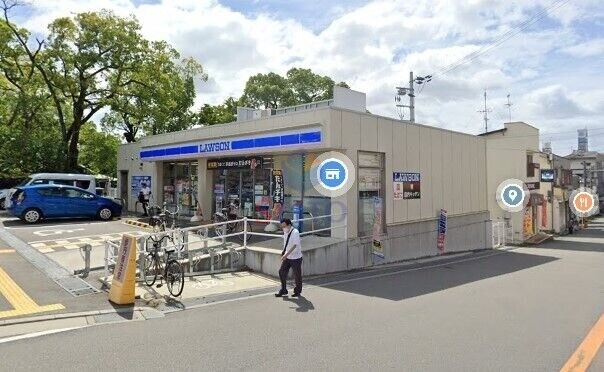 コンビニ　ローソン豊中服部南町二丁目店（コンビニ）まで242m