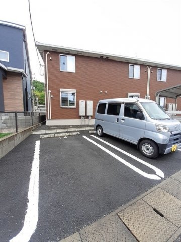 駐車場　駐車場に車を止められます