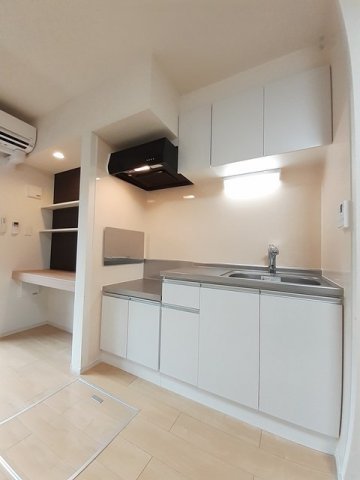 キッチン　コンパクトなキッチンで掃除もラクラク