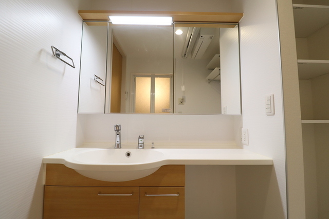 洗面設備　洗髪洗面化粧台