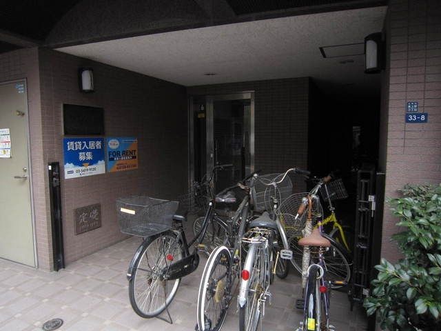 エントランス　手入れの行き届いたエントランス