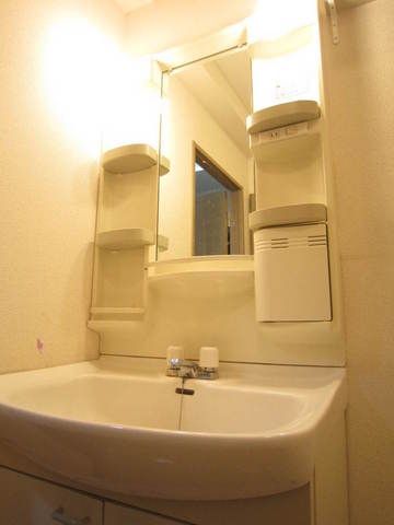 洗面設備　嬉しい独立洗面台