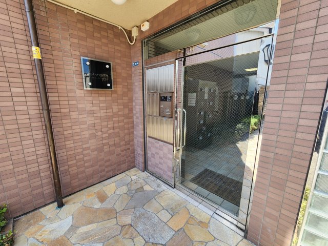 エントランス　詳細は、RISUMO江坂本店→06 6155-7137まで♪