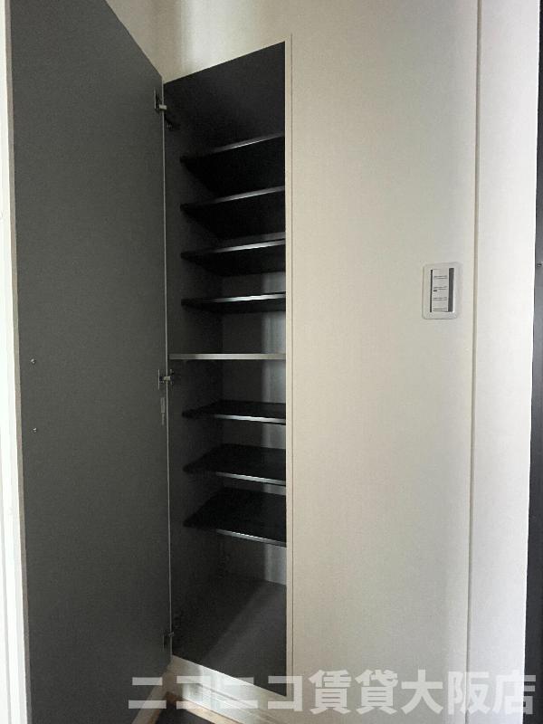 玄関　同タイプイメージ写真のため現況を優先いたします。