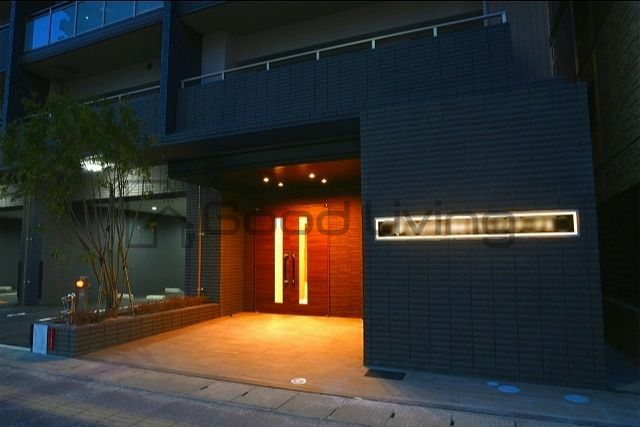 エントランス　落ち着いた雰囲気