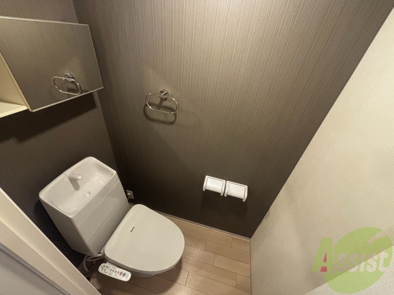 トイレ　トイレはウォシュレット機能付きです。安心して使用できますね。
