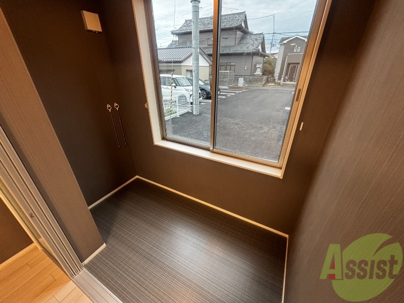 バルコニー　バルコニーはありませんが洗濯物を干すスペースはございます。