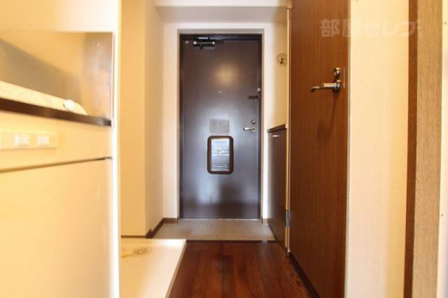 玄関　※３０３号室内装写真参照