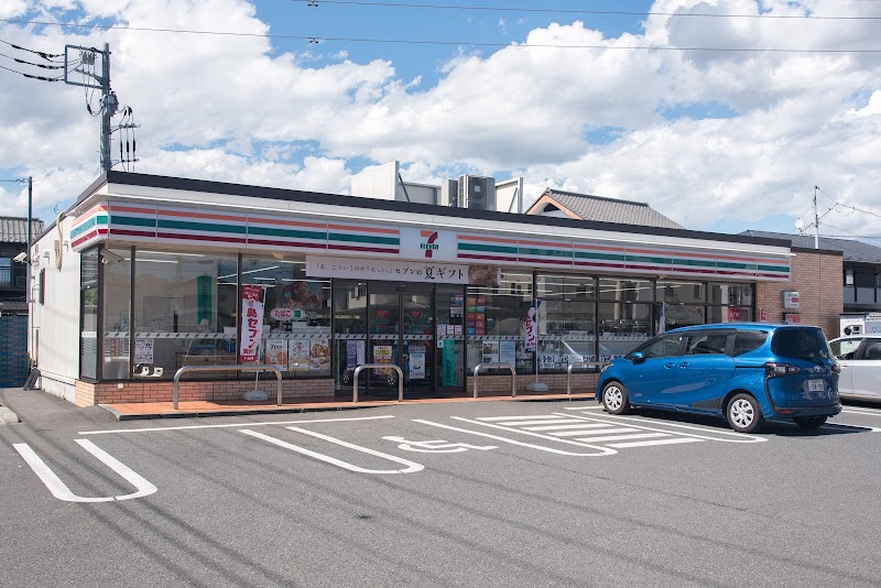 コンビニ　セブンイレブン 土浦桜ケ丘店（コンビニ）まで892m