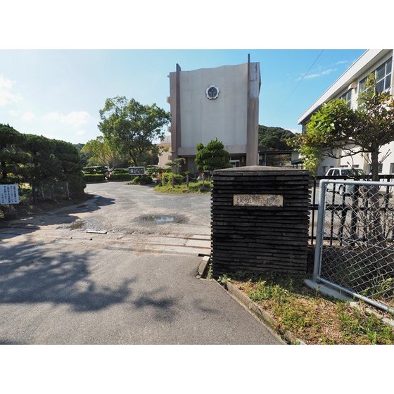 小学校　下関市立川中西小学校（小学校）まで2220m