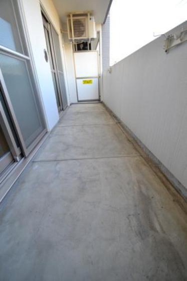 バルコニー　※別号室の写真になります。