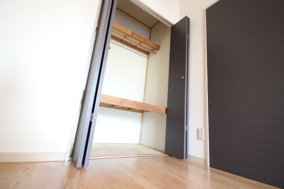 収納　※別号室の写真になります。