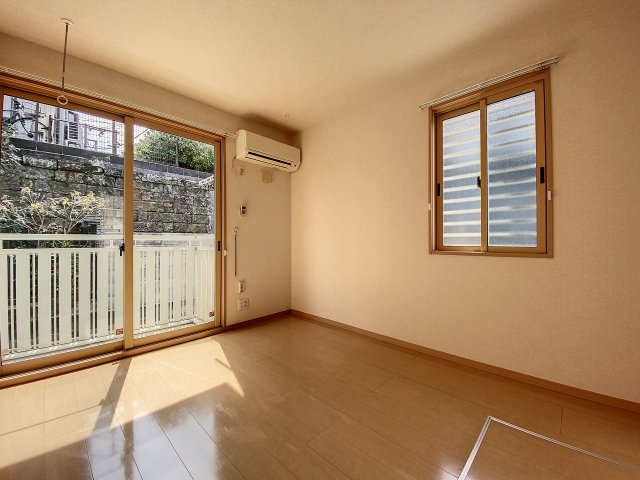 居室・リビング　5.5帖の洋室です