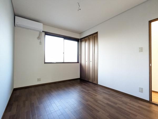 その他部屋・スペース　洋室にもエアコン付きです！