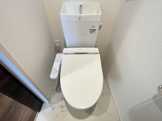 トイレ　※別部屋の写真です