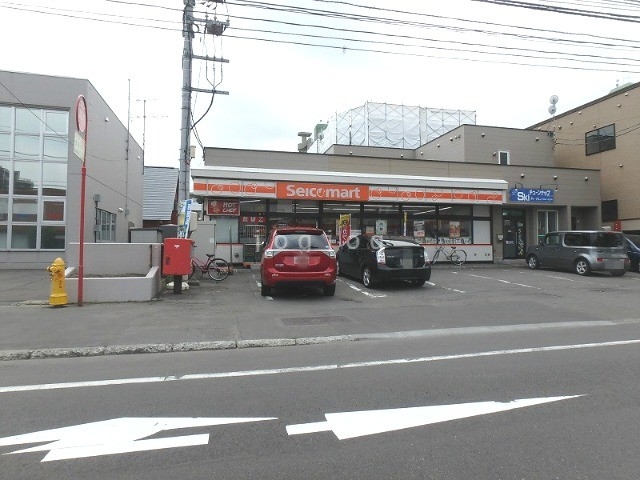 コンビニ　セイコーマート北5条通り店（コンビニ）まで32m