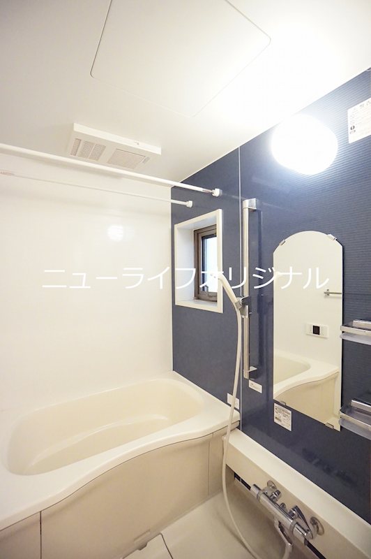 バス・シャワールーム　追い焚き機能付の浴室