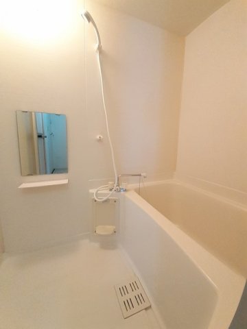 バス・シャワールーム　ゆったり過ごせるお風呂です