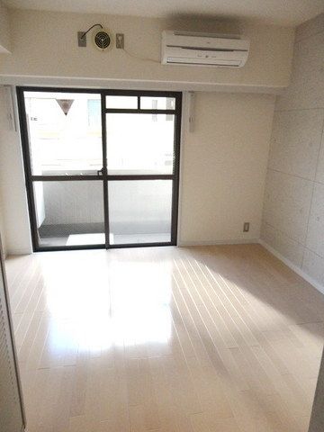 居室・リビング　★キレイにリフォームされてます　※別部屋のお写真です★