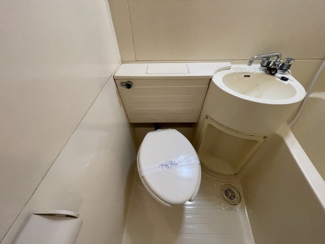 トイレ　ゆったりとした空間のトイレです
