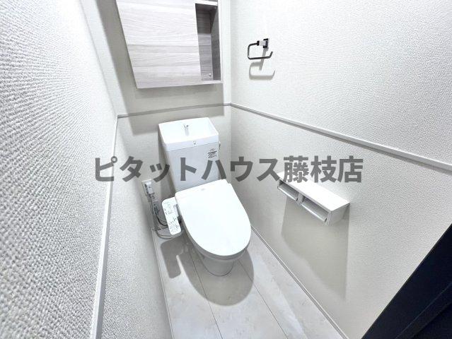 ＪＲ東海道本線 藤枝駅 徒歩9分 3階建 築1年のトイレ写真