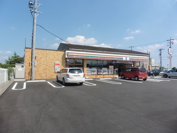 コンビニ　セブンイレブン 高浜稗田町店（コンビニ）まで561m