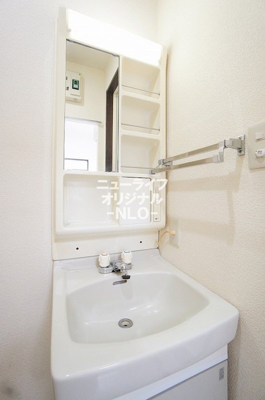 洗面設備　※同建物内別室参照。現況を優先致します。