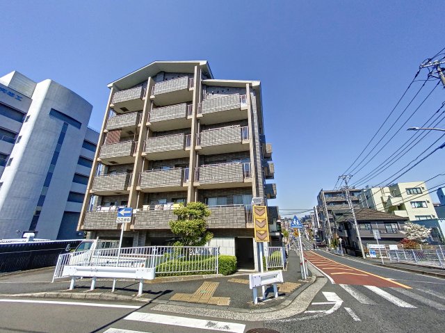 建物外観　横浜駅徒歩圏内のマンションです。